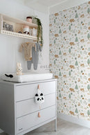 ESTAhome tapet skog med djur vitt, grönt och beige  på Hemmavid.se